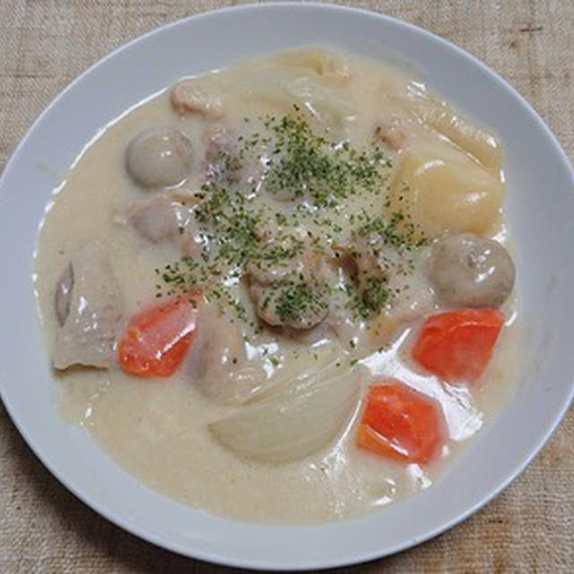 チキンクリームシチュー