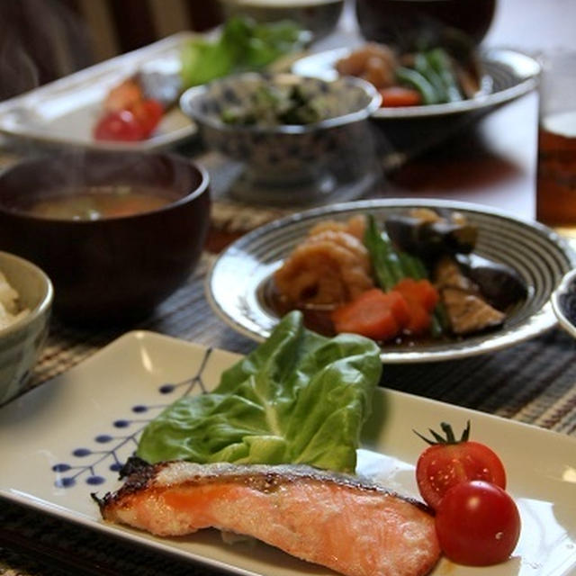 鮭の塩麹漬け焼き と 宮城・へそ大根の煮物。