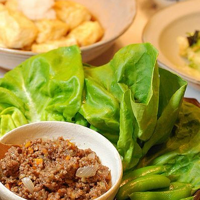 甘辛ひき肉のサラダ菜包み定食【食運】