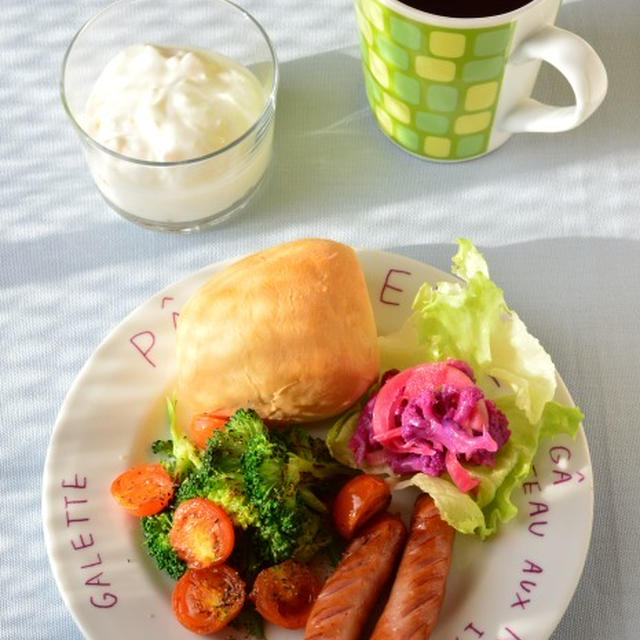 マンゴーヨーグルトで朝ご飯