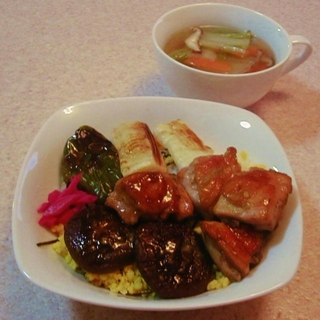 焼き鳥丼と野菜スープ