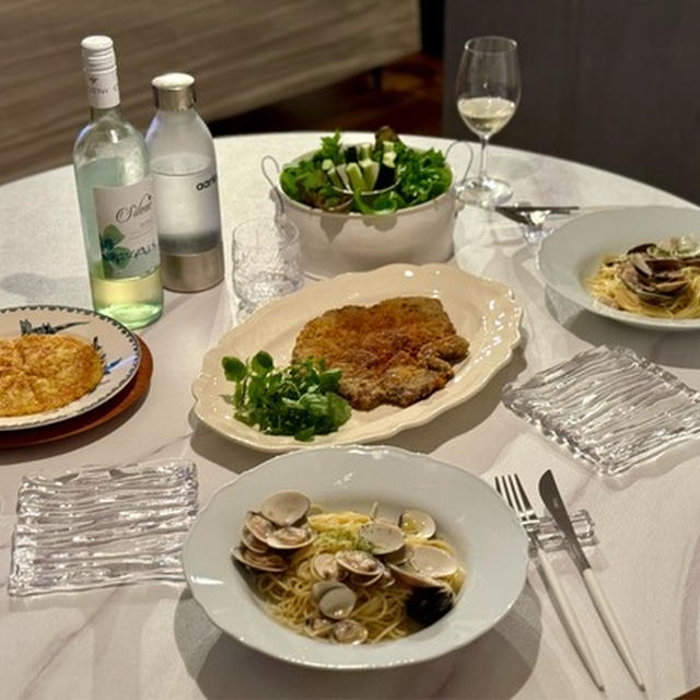 ハマグリビアンコのパスタとミラノ風カツレツの夜ごはん