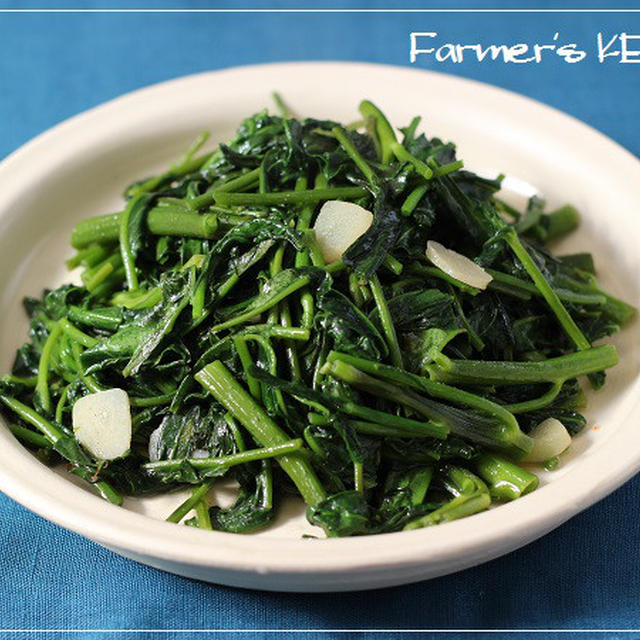今日の超手抜き昼ごはんと【夏の葉を食べる野菜のレシピ】空心菜の炒め物、モロヘイヤのピーナッツ和え