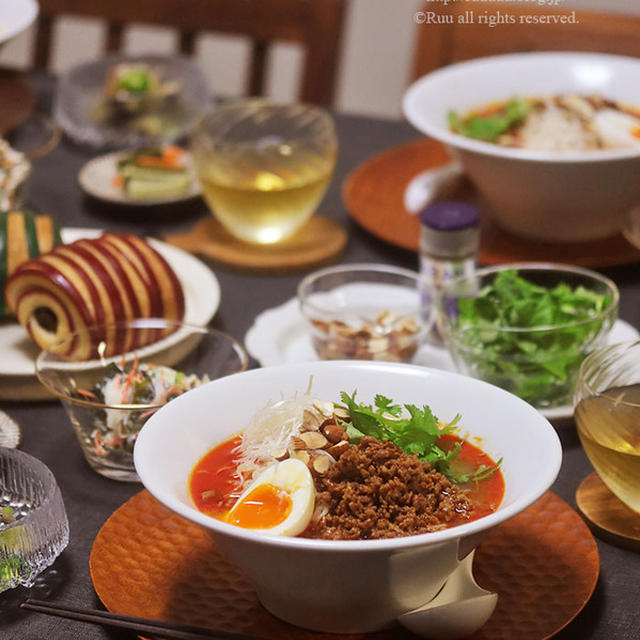 【献立】担々麺と、わかめとささみのサラダと、蒸し茄子など。～べっぴんすぎるパン～