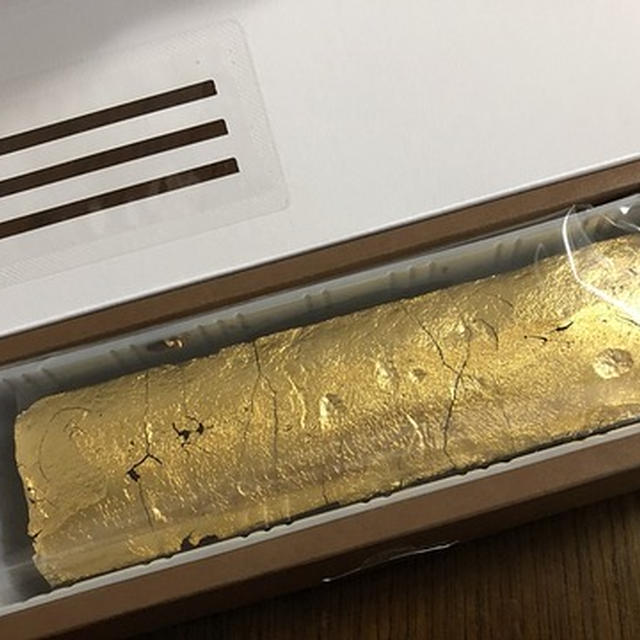 金沢の金箔チョコケーキ