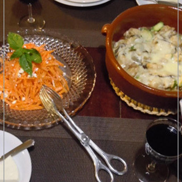 ＊こんにゃくと鶏肉のみそグラタン　＊人参とカッテージチーズのサラダ