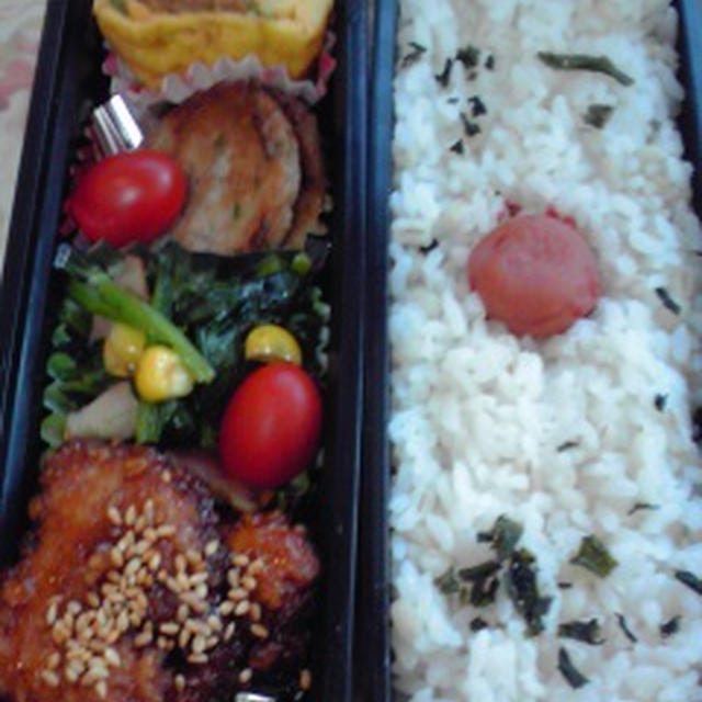 今日のお弁当、次男のや～つ用、代わり映えしないので縦に写してみたよ　