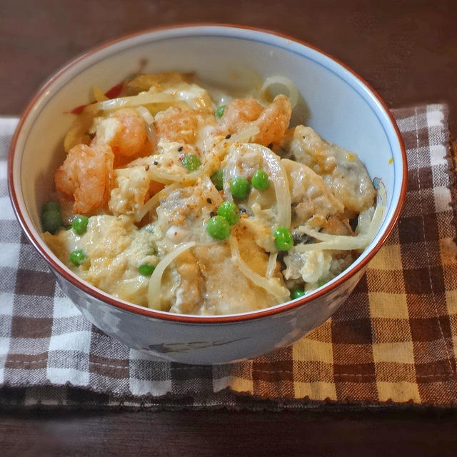 ぷりぷり牡蠣と小海老の天ぷらのとろ～り卵とじ丼