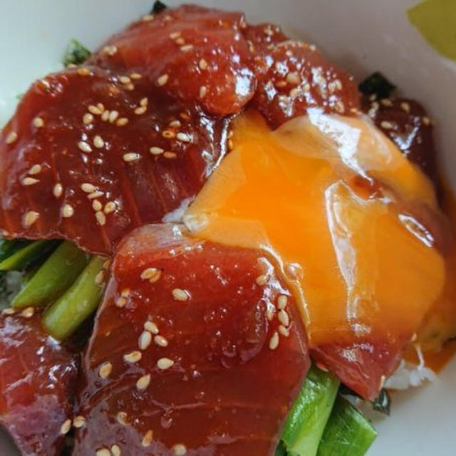 ラクうま！マグロユッケ丼のレシピ。韓国ユッケだれの作り方＋よく合う野菜