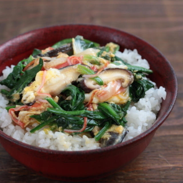 ほうれん草としいたけのかに玉丼