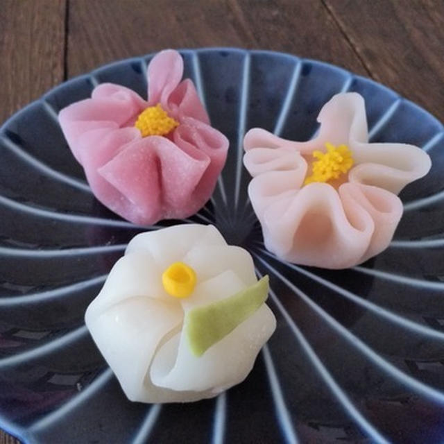 和菓子で使う着色料が気になる( ﾟДﾟ)4　ういろうで花を作ってみる。