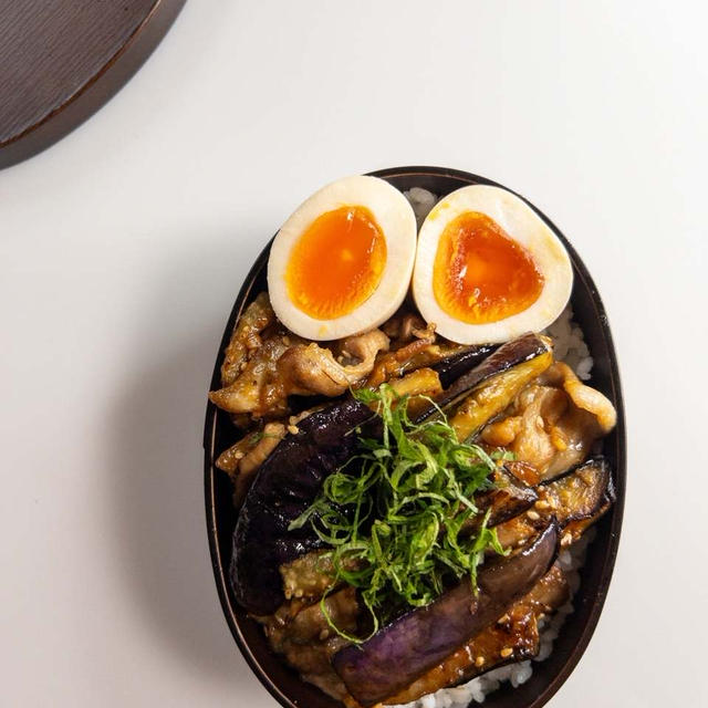 豚バラのなす味噌炒めのっけ弁当♡♡