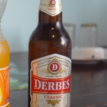 カザフスタンのビール「DERBES」