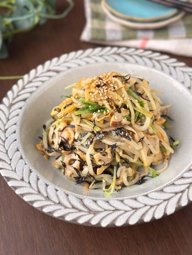 ボリューム満点☆水菜とレンコンもやしのカレーマヨひじきサラダ