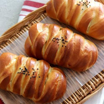 あんことクリームチーズのあみあみパン！と目盛り付きドレッジ