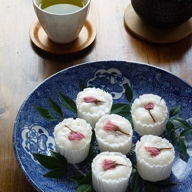 リベンジ・・・桜の蒸し菓子♪