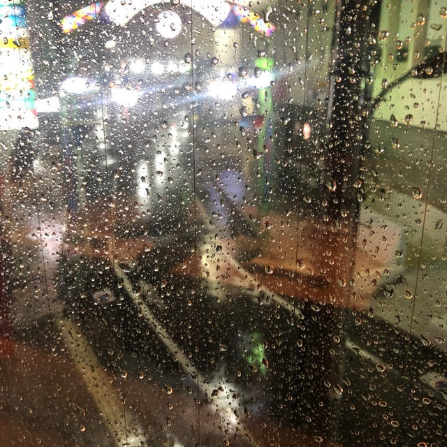 台風の夜も