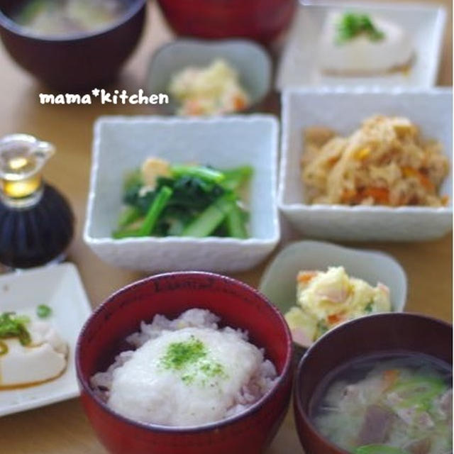 雑穀麦とろごはんと豚汁。ママはタコ屋さん。