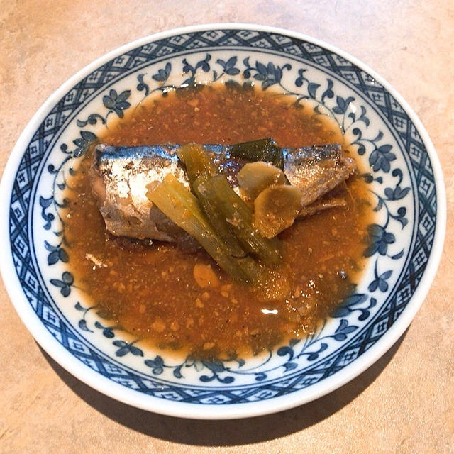 タコたこさん...鯖缶で味噌煮だよ....