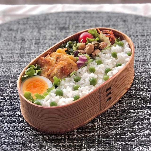 豆ごはん弁当（白だし風）～おかず⇒ささみピカタ、ミックスビーンズの塩昆布和え、人参ゆかり、ピーマンのオイスター炒め