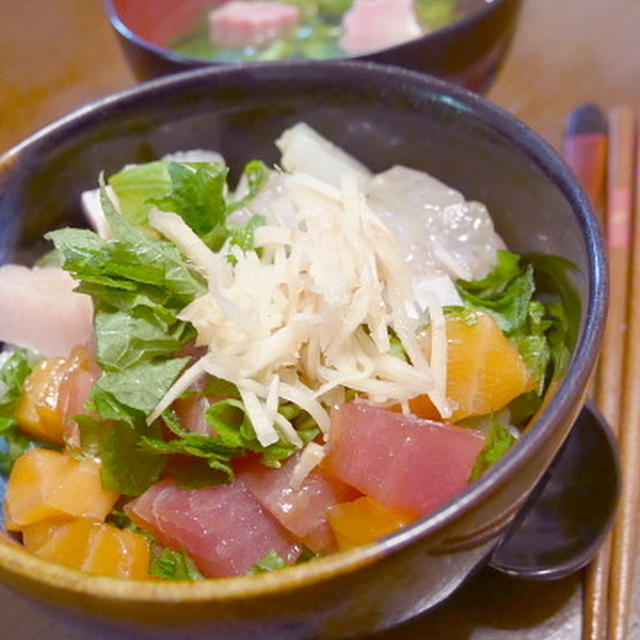 玉露園・うめこんぶ茶をトリプル使いの海鮮丼