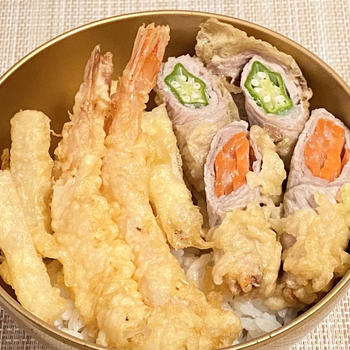 【レシピ　野菜巻き豚肉とエビの天丼】5月18日は人気や才能運アップのエビ料理がラッキー