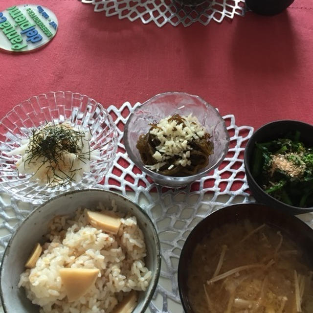 朝ごはんはシンプルに、、