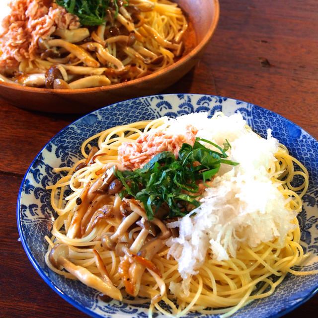 もはや味の説明なんて不要なパーフェクト和風スパ「ツナとしめじのおろしそスパ」