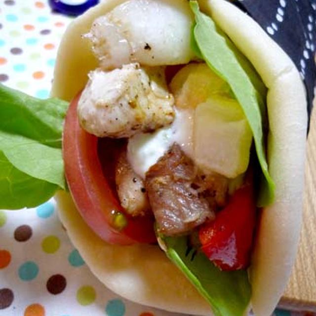 フライパンで簡単ピタパン?ギリシャ風お肉巻き?