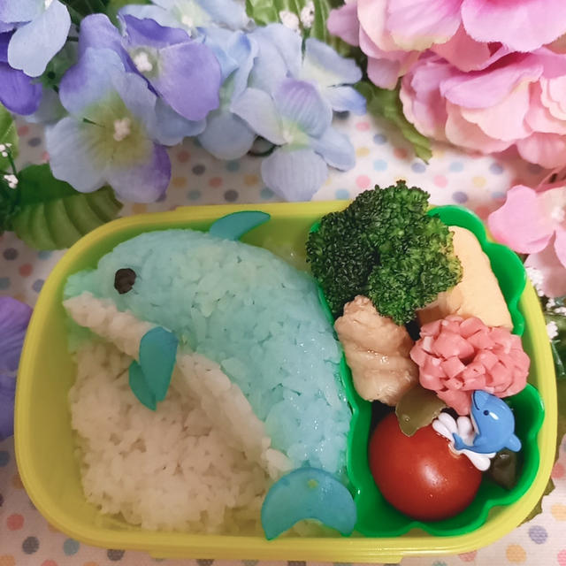 海の生き物イルカおにぎり弁当〖デコ弁〗