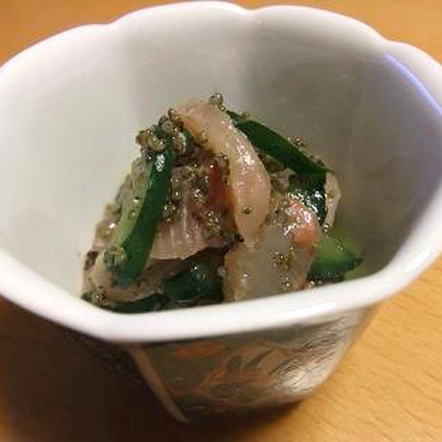 鯵ときゅうりとトンブリの梅ポン酢