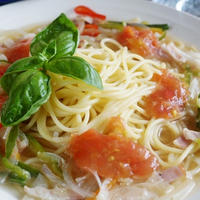 ベジタリアンのおもてなし朝ご飯【梅トマジュレかけ　ノンオイルのスープパスタ】