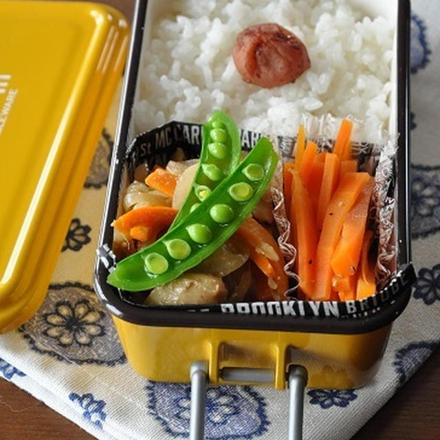 赤色黄色緑色、お弁当箱も彩りのうち！作りおきおかずでも見栄えするお弁当