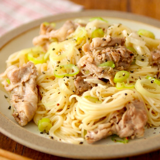 【調理時間7分】そうめんの味付けをガラリと変えられる「旨塩ネギ豚そうめん」