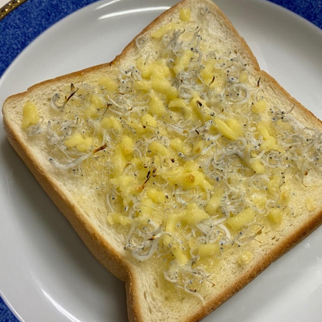 マヨシラスチーズ＆マヨチーズシラス追いマヨ トースト♡