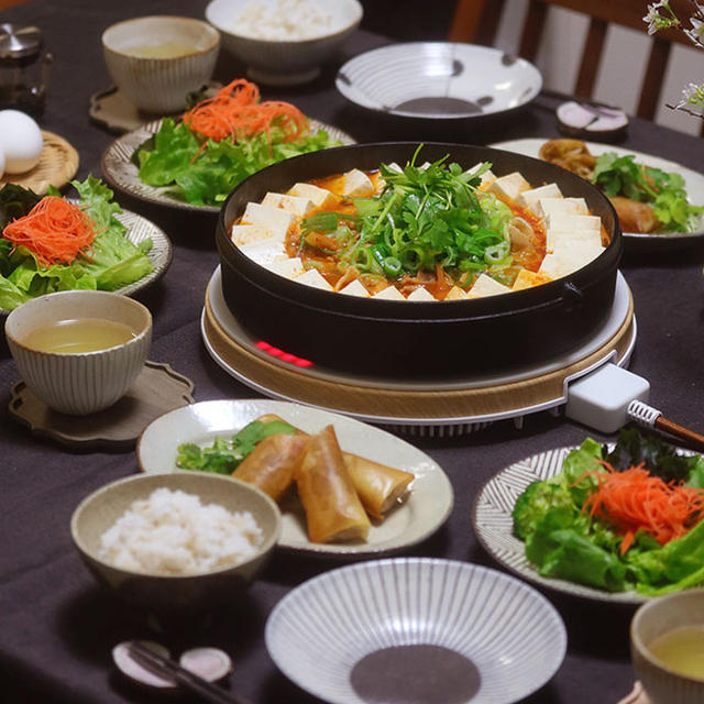 【献立】キムチチゲと、豚肉とキャベツの春巻きと、チョレギサラダと。～クレカの足跡を追う～