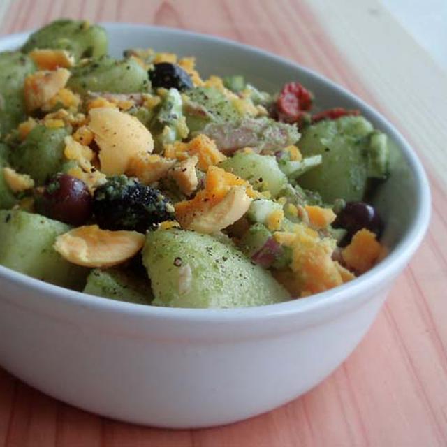 Potato, Egg, Olive and Tuna Salad  ジャガイモ、ゆで卵、オリーブ、ツナ缶サラダ