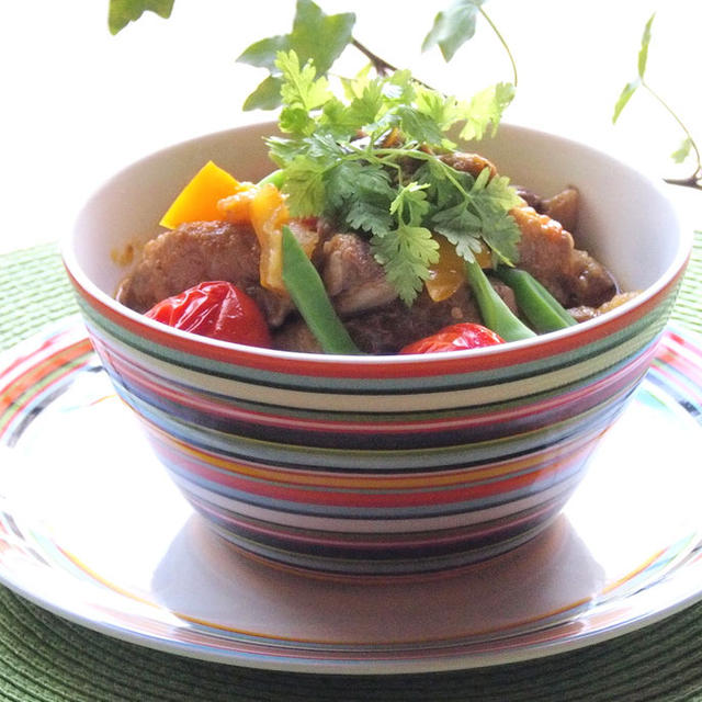 たっぷり夏野菜とスペアリブの煮込み料理