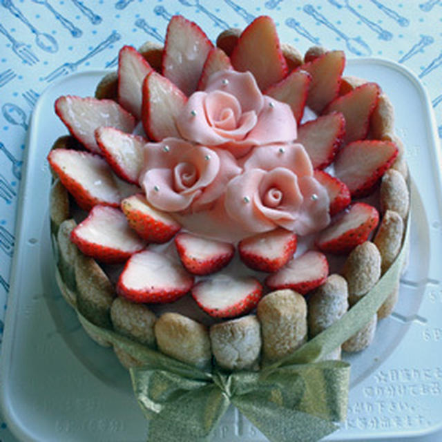手作りケーキ バラのデコレーションケーキ By Akeminさん レシピブログ 料理ブログのレシピ満載