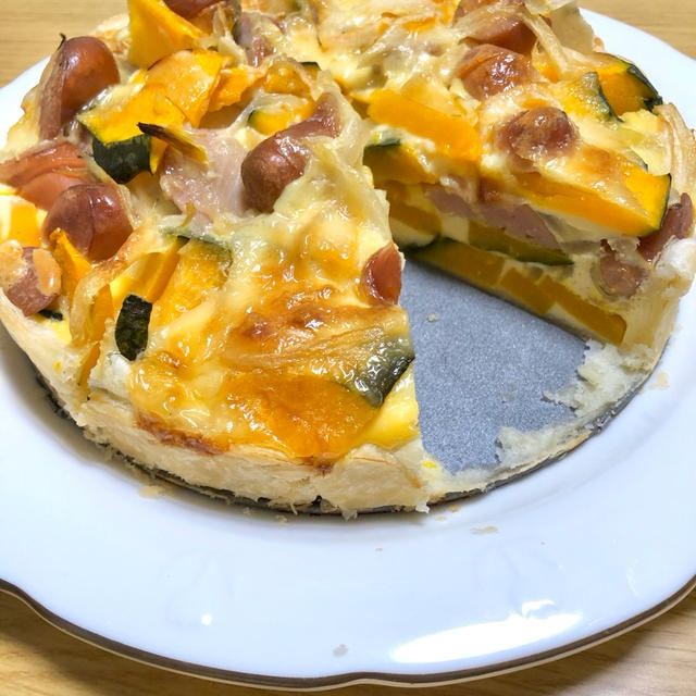 パイ生地で簡単✨カボチャのキッシュ