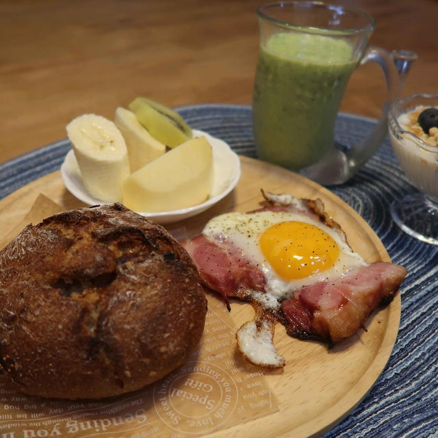 ”味取”のパンの朝食と、『えべっさん』♪