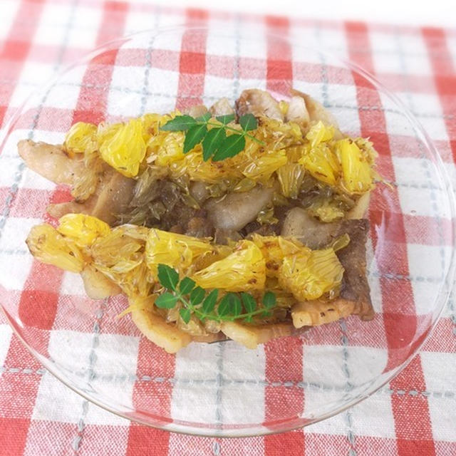 果物の酸味でさっぱりと♪豚バラ肉のソテー 柑橘ソース