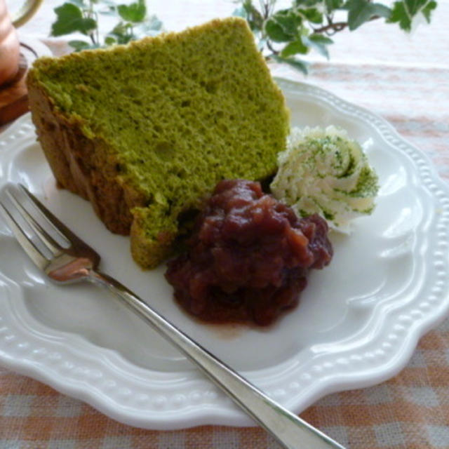 抹茶のシフォンケーキふたつ♪