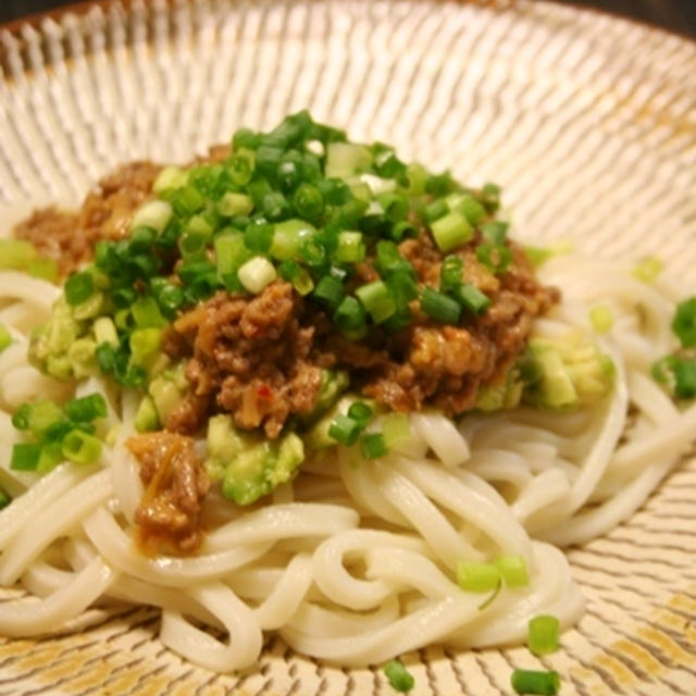 ぶっかけアボガド坦々うどん。