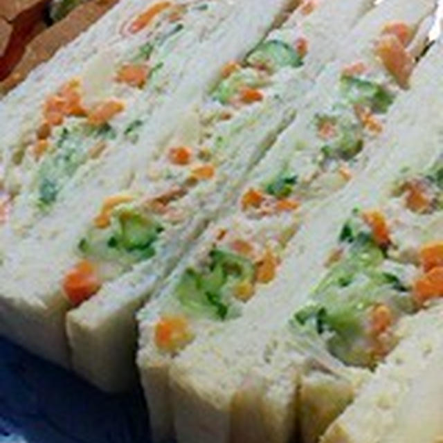 「ツナポテトサラダのサンド」