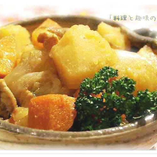 《朝ご飯》肉じゃが／お豆腐／大学芋／お味噌汁などです。