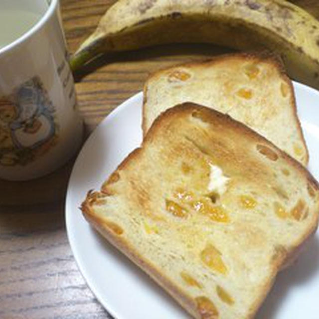 ドライマンゴーとアプリコットの食パンと卒業式。