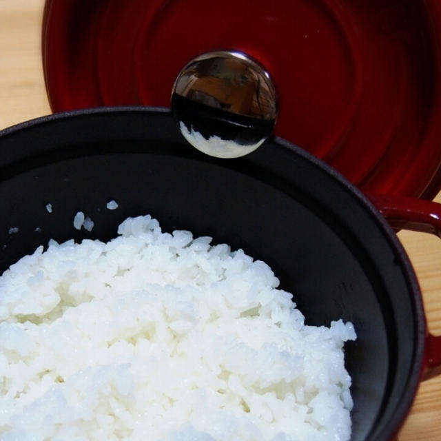 ストウブで炊飯修行中