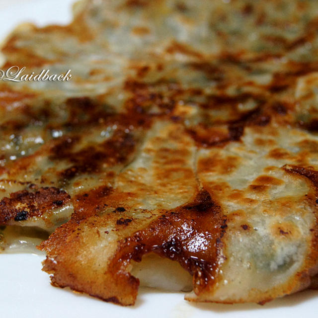 菜園ニラの焼き餃子と雑穀稲荷