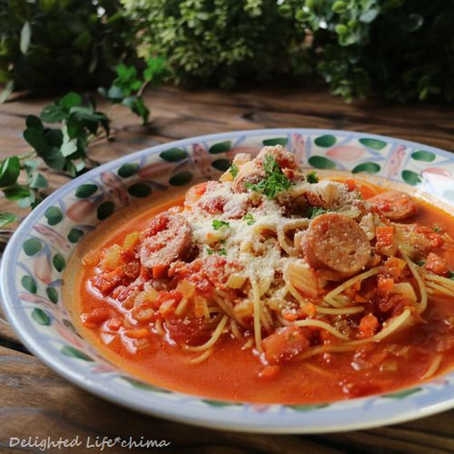 トマトソースパスタ